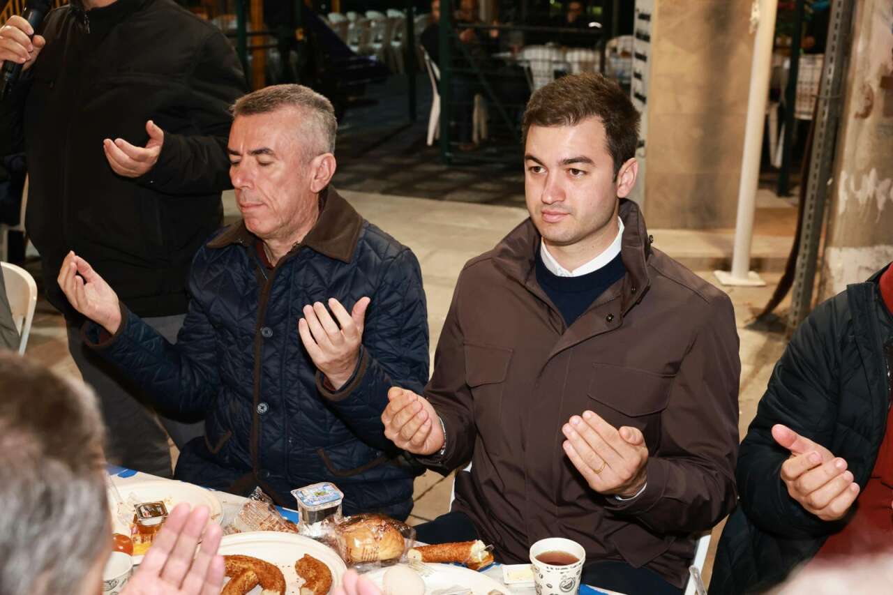 Türkkuyusu Mahallesi’nde 40 Yıllık Sahur Geleneği Sürüyor 5